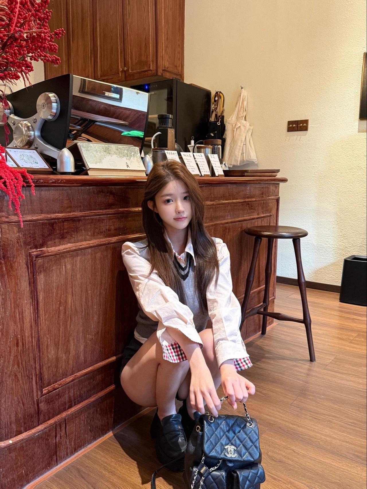 现在是几点 开心一点普通女孩