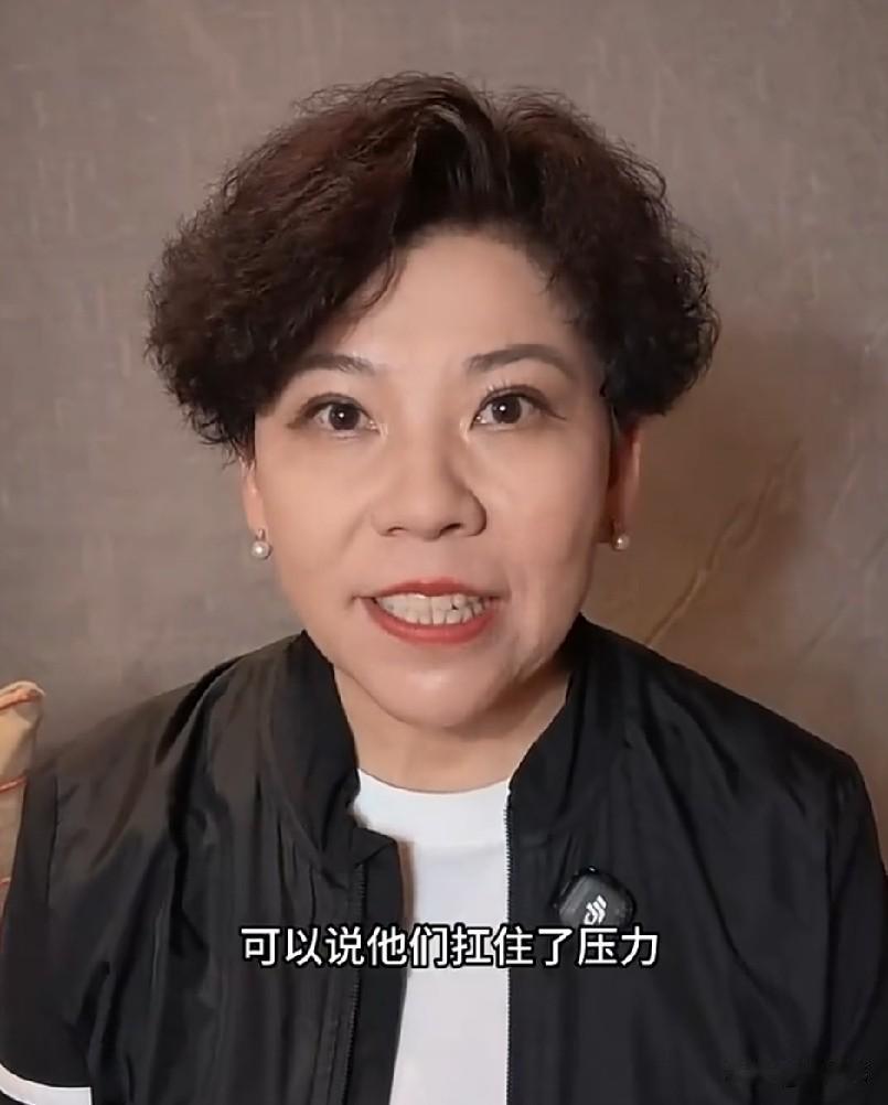 邓亚萍谈林诗栋和黄友政夺冠：

“真的为林诗栋和黄友政高兴，顶住了压力，最终拿下