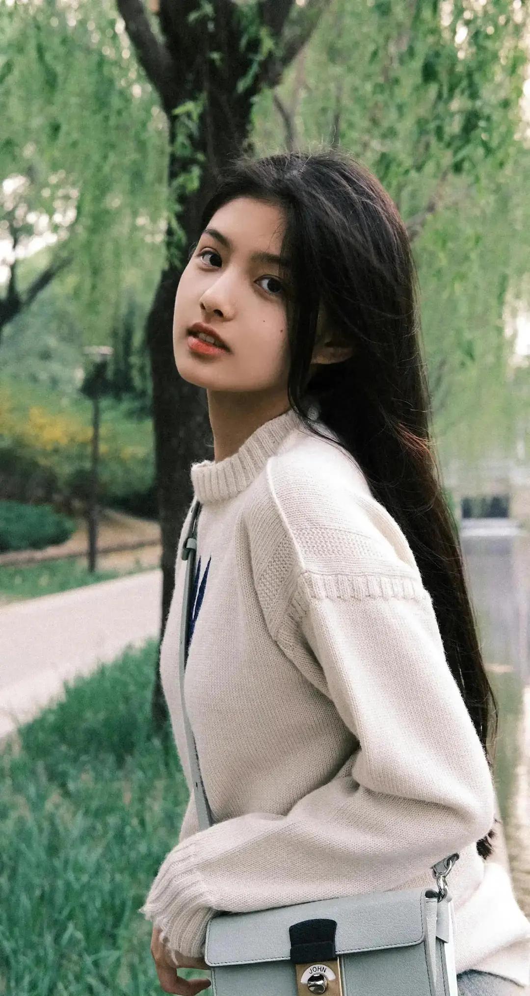 艾米颜值气质不输女主，为啥每次都演小丫鬟？