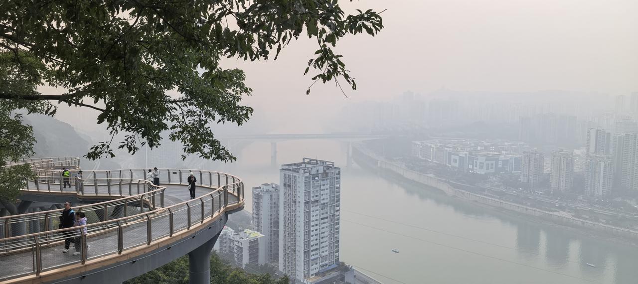 现在很多带节奏，夹带私货的内容，你有遇到过吗？今天带你看看有哪些？
一制造对立的