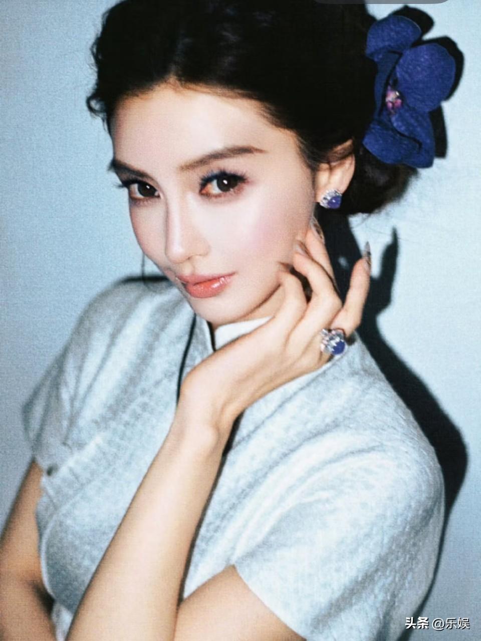 angelababy还是太懂美了，中式裙搭紫翡翠

angelababy今日生日