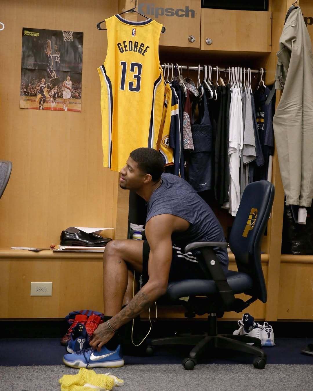 【图集】Pacers PG-13！分享一组保罗·乔治步行者13号球衣时期在更衣室