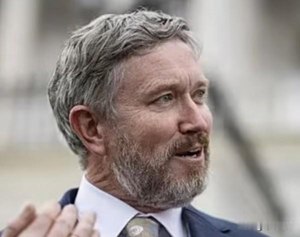 美国国会众议员托马斯·马西提出关于美国退出北约的法案。

马西表示, 北约已失去