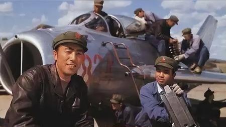 1990年8月25日中午，中国飞行员王宝玉驾驶歼6战斗机叛逃苏联。苏联答应送他去