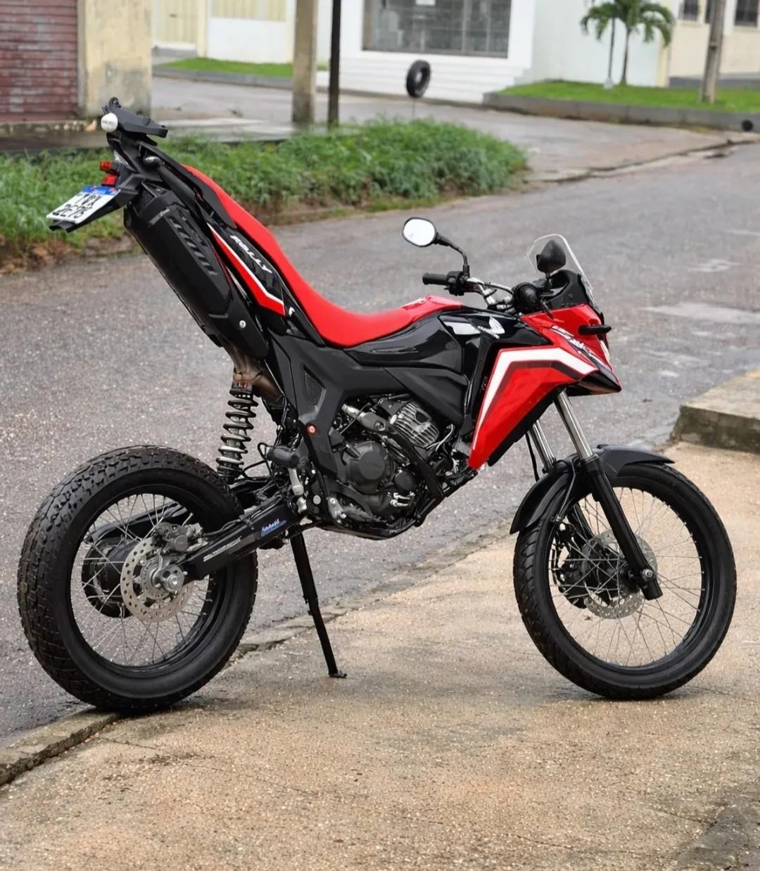 这是什么摩托车？一定跑得很快吧！