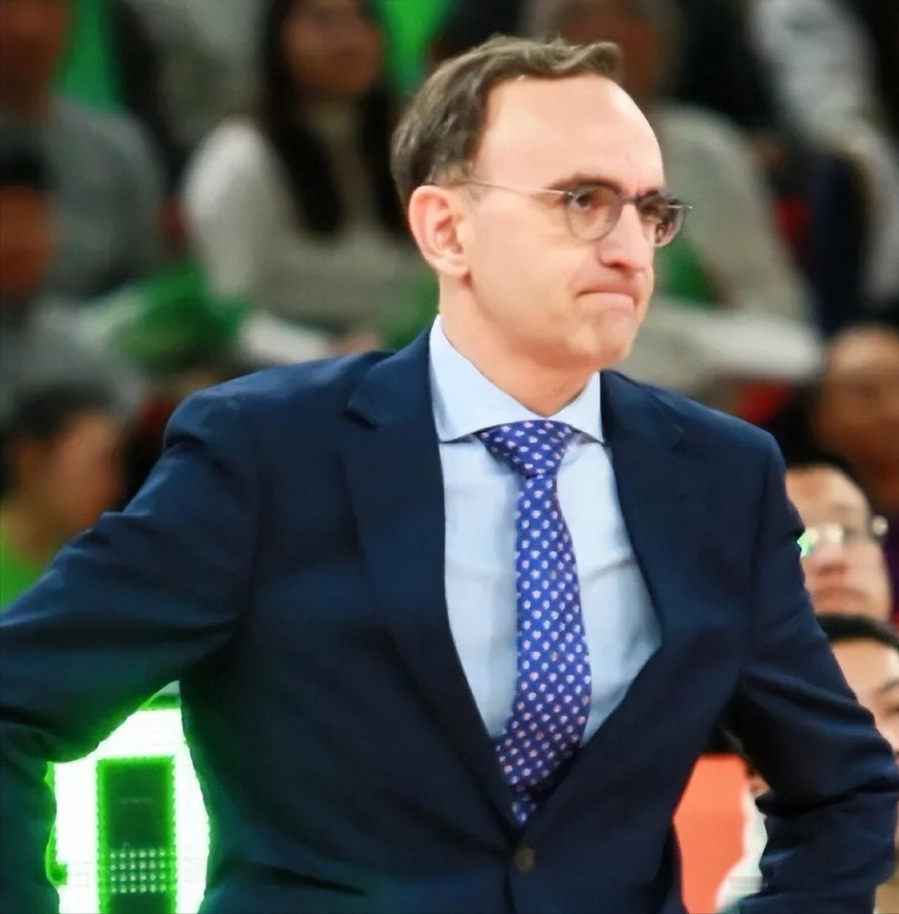 辽宁惨败，连四冠王的尊严都输掉了。

主教练乌戈赛后说，这是我来辽宁打得最差的一