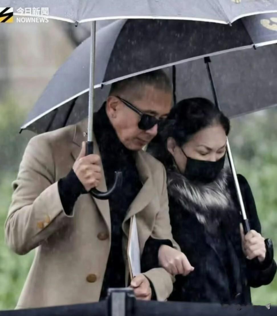 不相信两个人闹翻了。
具俊晔不是早已经说过放弃继承遗产了吗？
怎么可能有出尔反尔