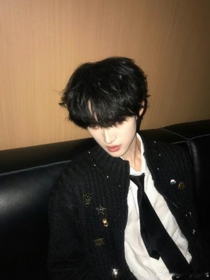 黄朔童禹坤本质还是小孩哥黄朔童禹坤本质还是小孩哥，黄朔你简直就是章鱼哥梦男，童禹