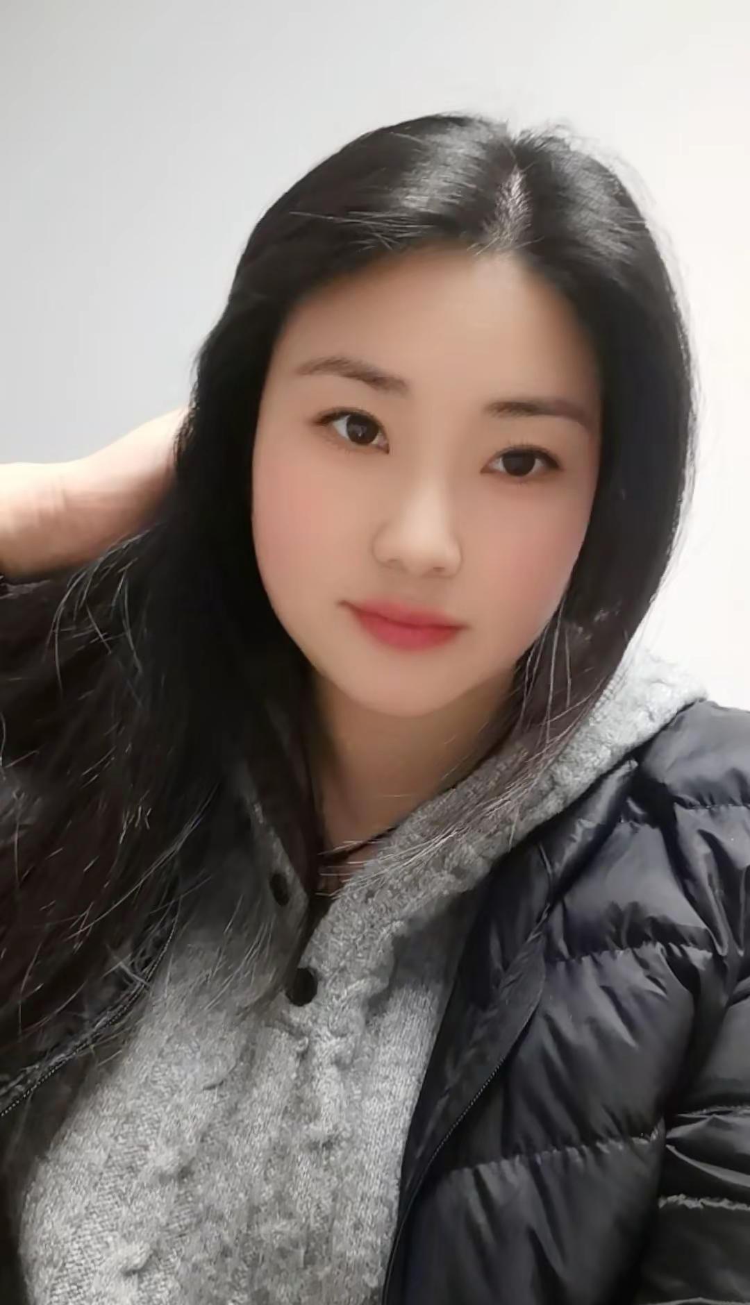 只想把自己养的越来越平静且快乐！ 其他……都不太感兴趣！