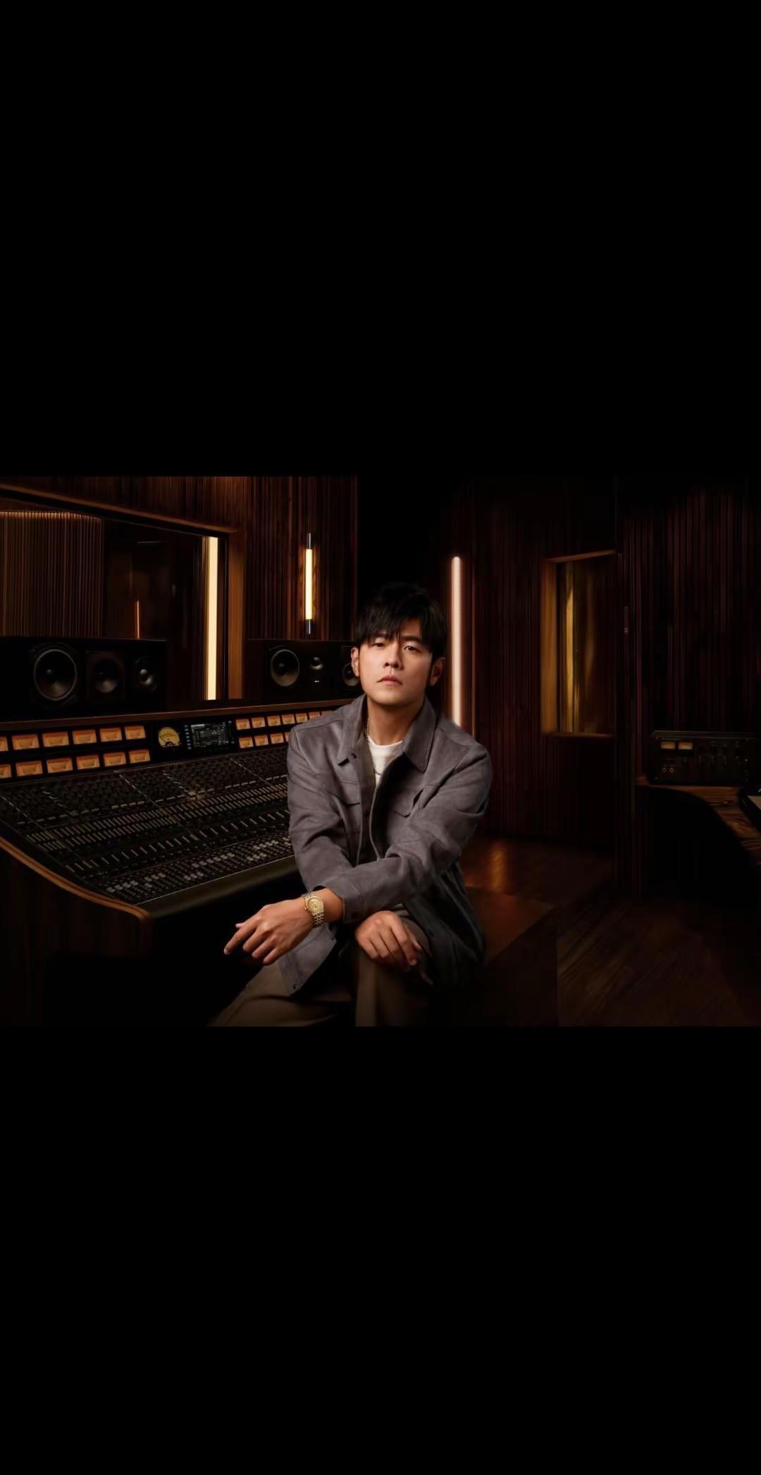 周杰伦: Sporty and elegant, loving the new 