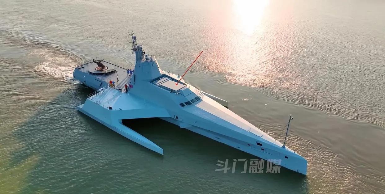 无人隐身艇，如果今后加入海警队伍，前出到台湾岛附近海域执法，可以用他来增加威慑，