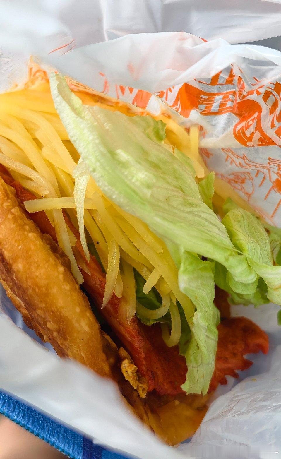 鼎鼎有名的团结湖鸡蛋灌饼你们吃过吗？我可经常吃的喔 