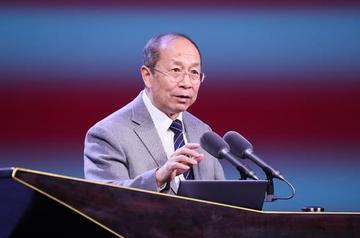 [太阳]美国记者问金一南：“如果把中国2000亿的三峡大坝炸了，中国会怎么办？”
