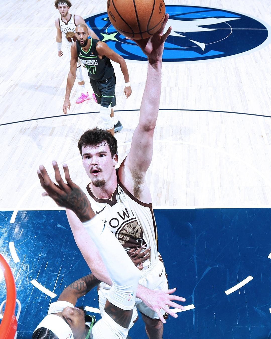 波斯特13分，5篮板，1盖帽。勇士vs森林狼