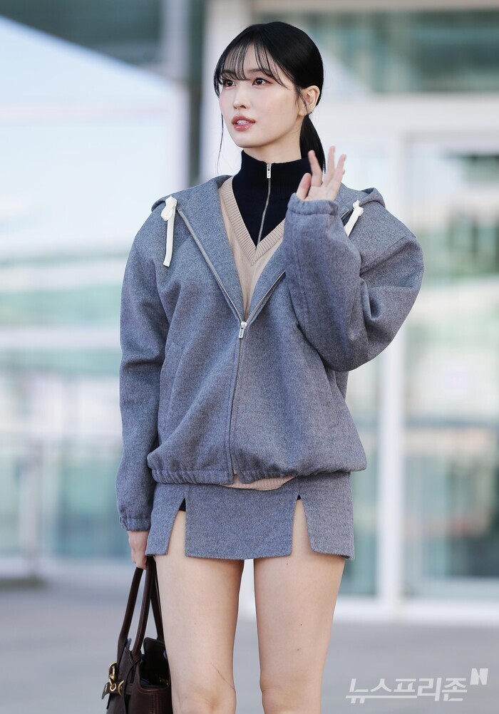 平井桃 x Miu Miu 春夏时装周 Miu Miu品牌大使Momo现身机场，
