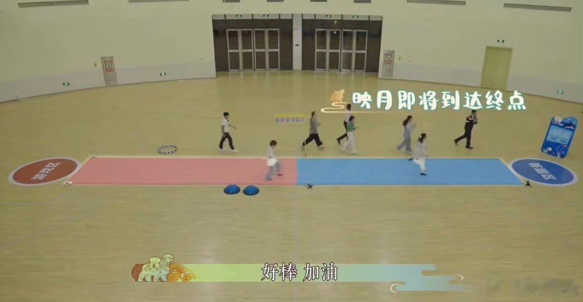 刘畊宏带留学生指压板跳绳太刺激了  刘畊宏带着大家一起跳指压板，真的是太刺激了吧