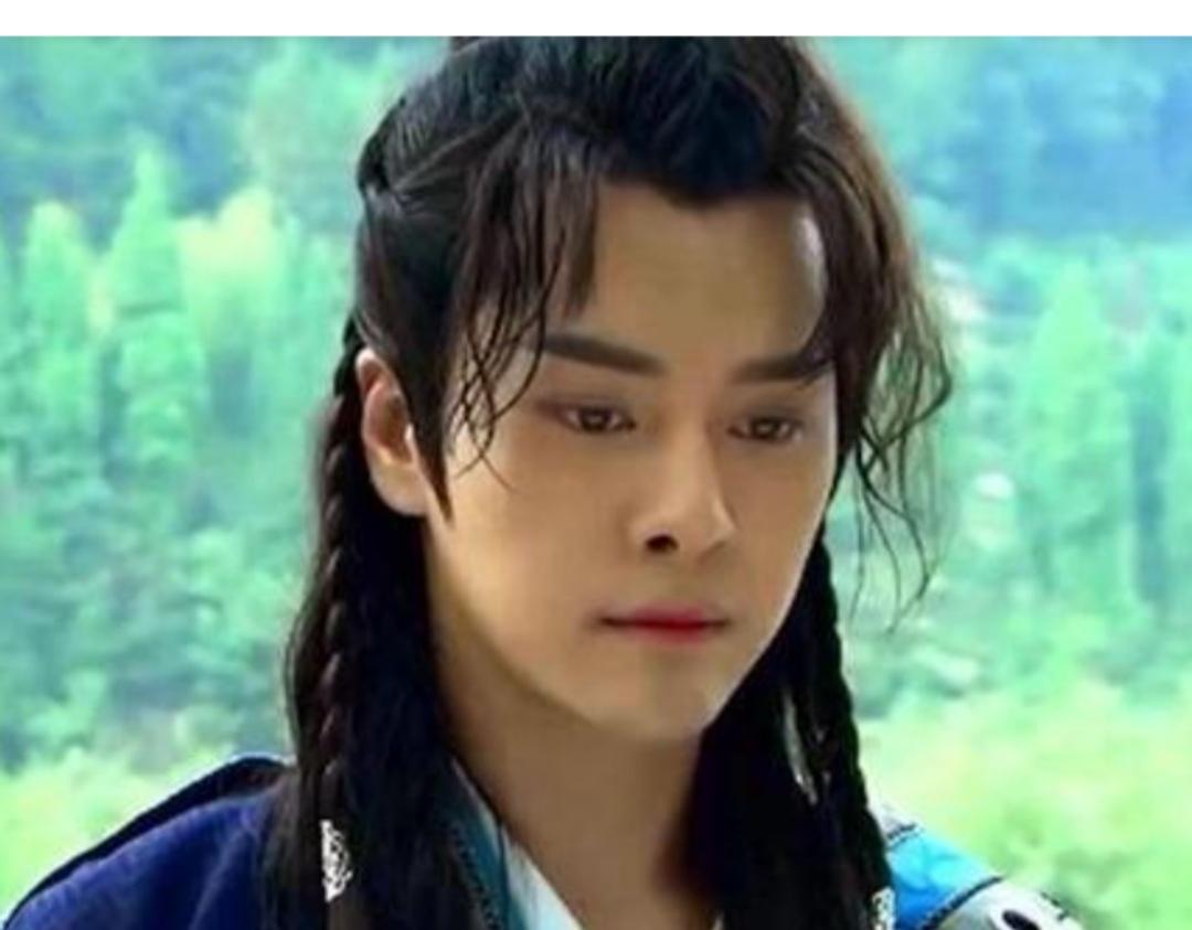 大家好，今天咱们聊聊明朝开国皇帝朱元璋身边那个神秘又悲情的人物——小明王朱标。说