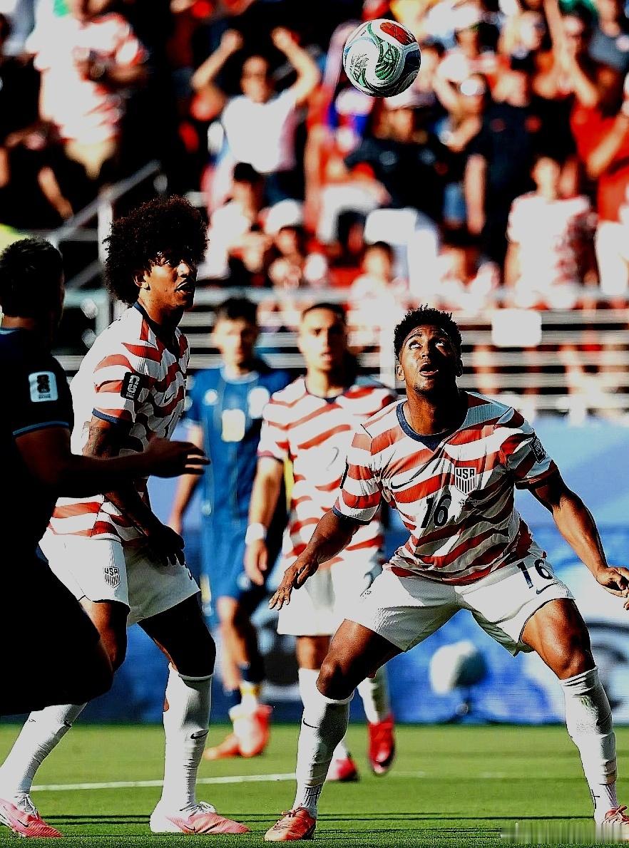 2026美加墨世界杯，坐镇主场的美国队2:0战胜波黑队，晋级16强。这是美国队史