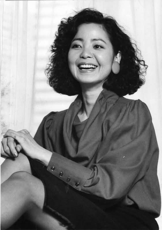 【紧紧抓住第二次机会，邓丽君的复归日本之路】1984年2月25日，邓丽君终于以复