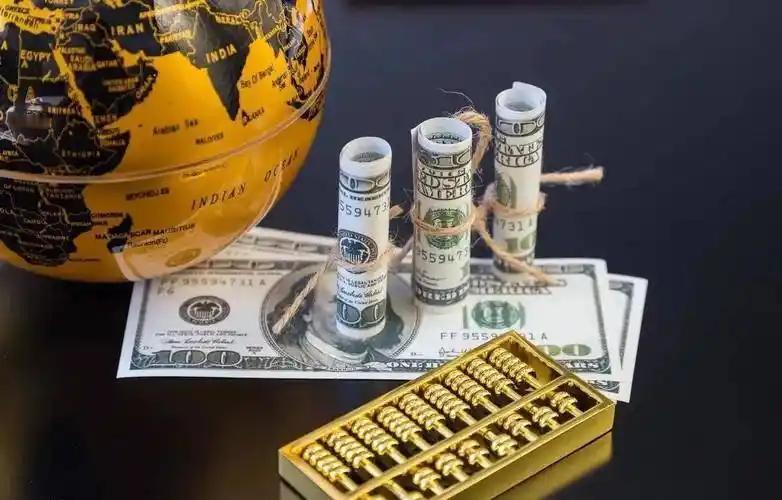 货币政策宽松，并不等于企业贷款一定容易拿到。当前金融市场面临的一个现实问题是：银
