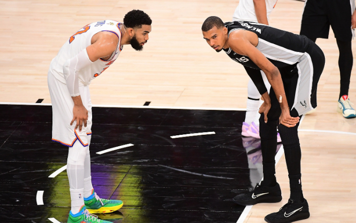 NBA总决赛G1，马刺主场迎战尼克斯。快船队记Justin Russo发文点评道