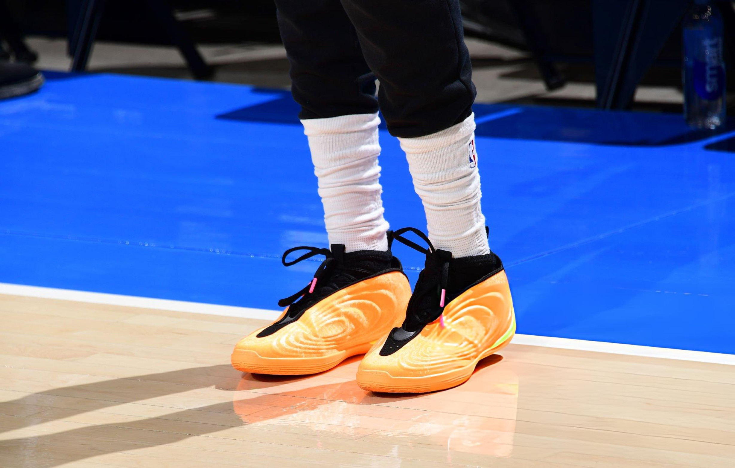 杰伦·威廉姆斯上脚 adidas Harden Vol.10 PE，他很可能就是