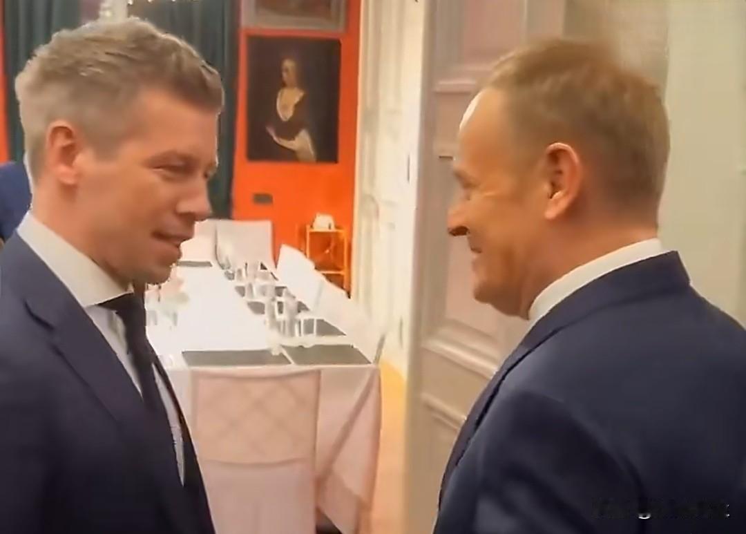 匈牙利反对党蒂萨党领袖彼得·马扎尔在慕尼黑会见了波兰总理图斯克，并介绍了他的政治