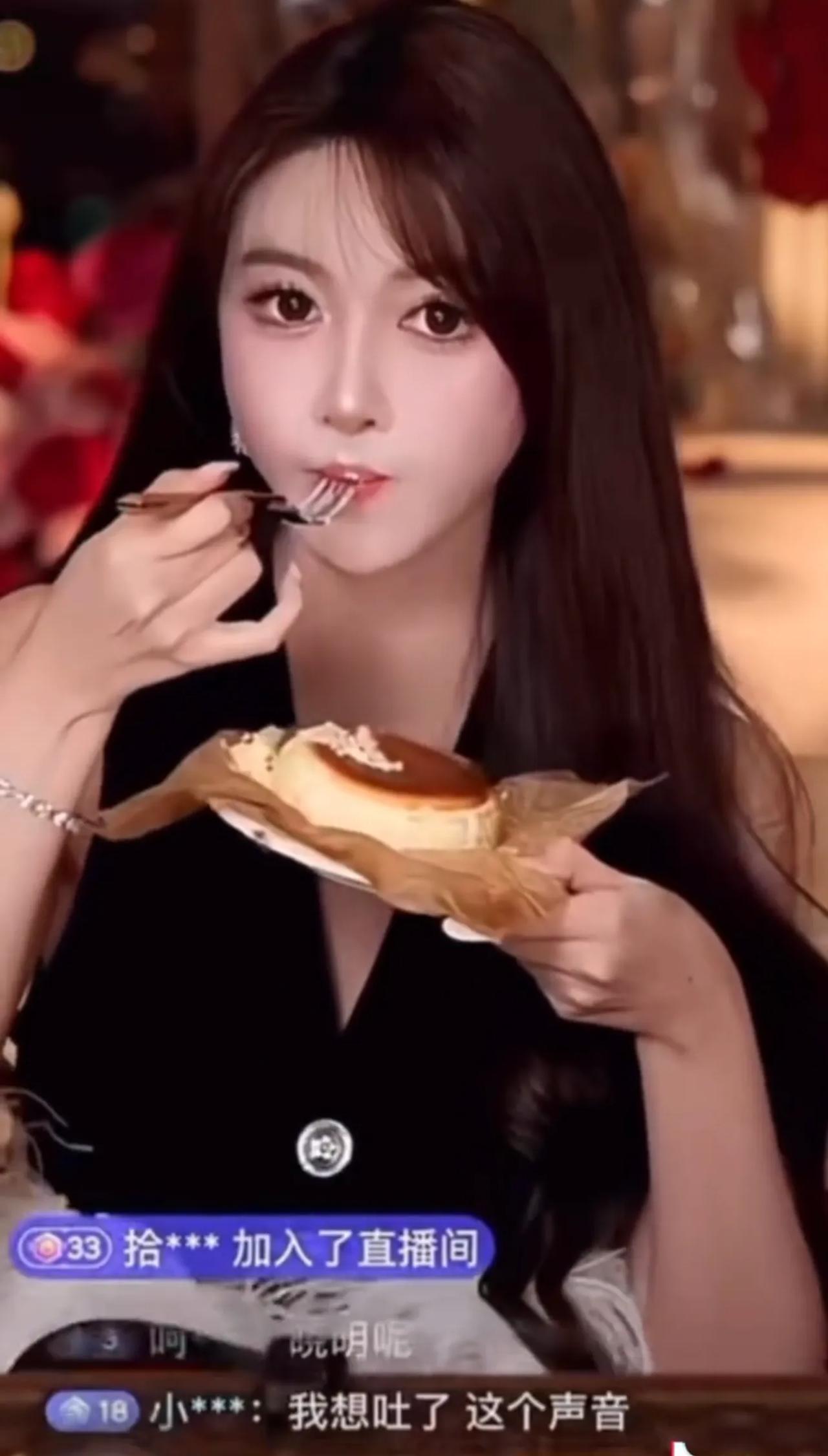 #火遍全网的热议# 看到她才意识到经济形势是真不好，连明星黄晓明都消费降级了，新