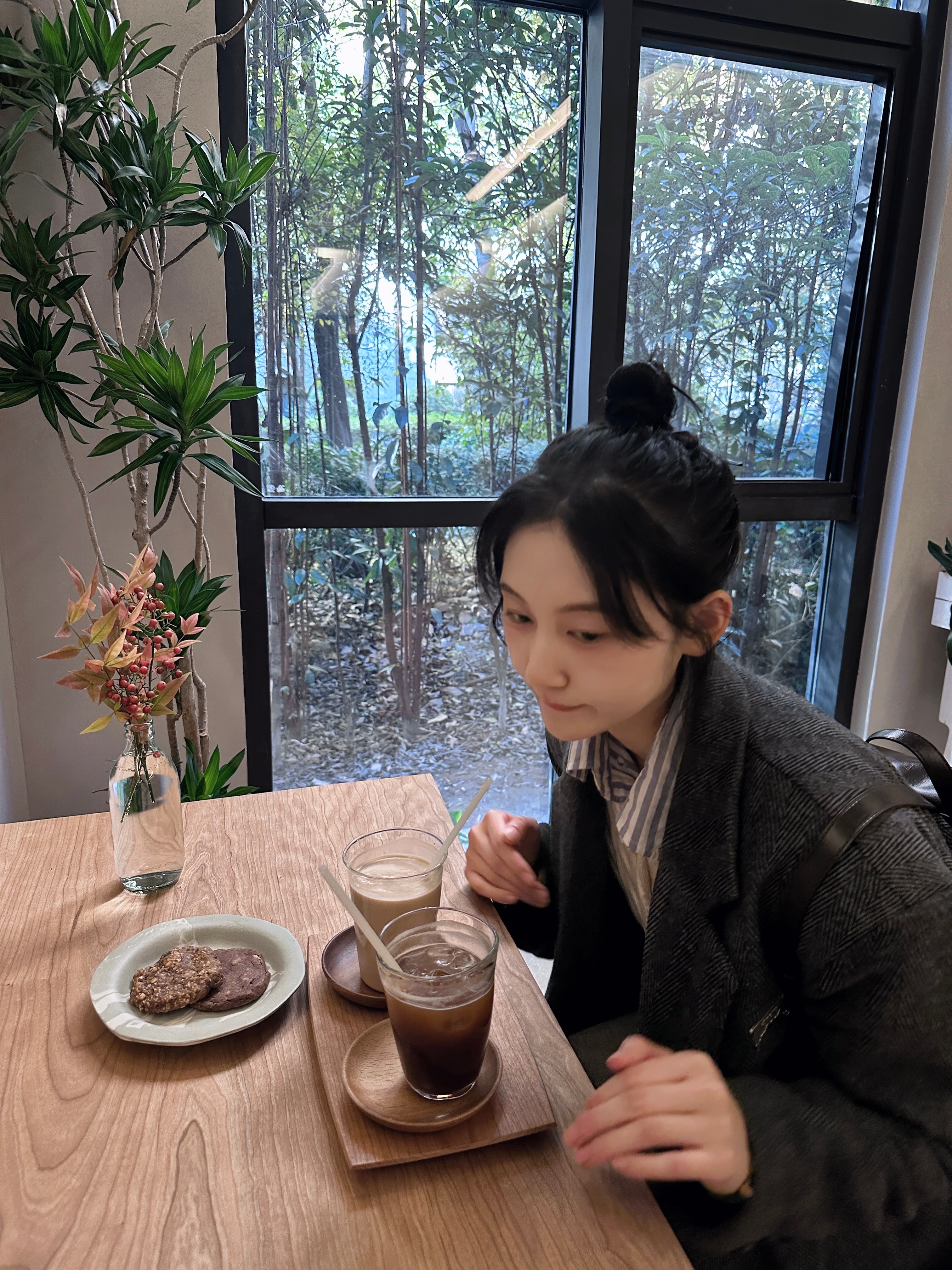 又来喝咖啡了曲奇也好好吃🍪！  ​​​