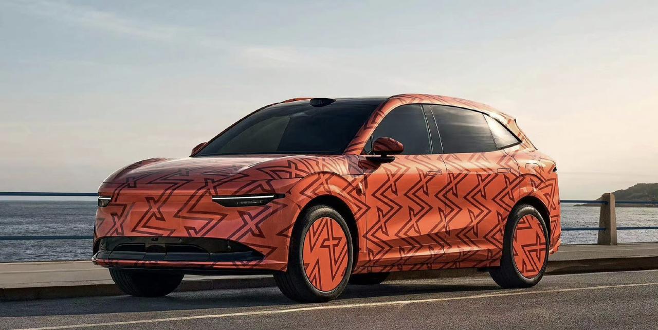 极氪全新SUV实车谍照，车长达到5米级别，对标特斯拉Model Y
这台车的车头