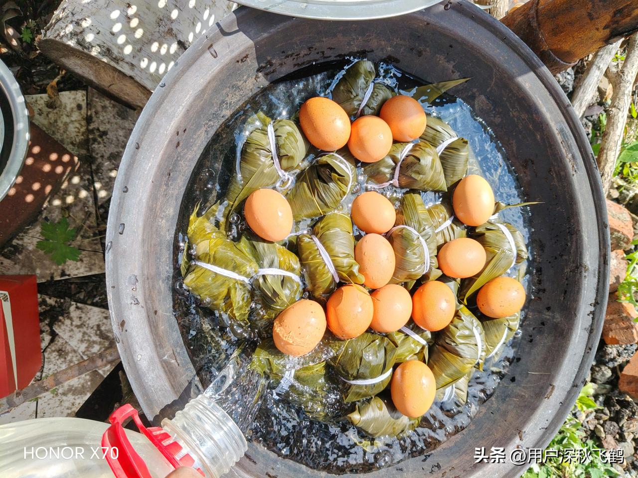 端午节吃什么？
要是我问起端午节吃什么，或许很多人会觉得我问得无聊，毕竟如今大家