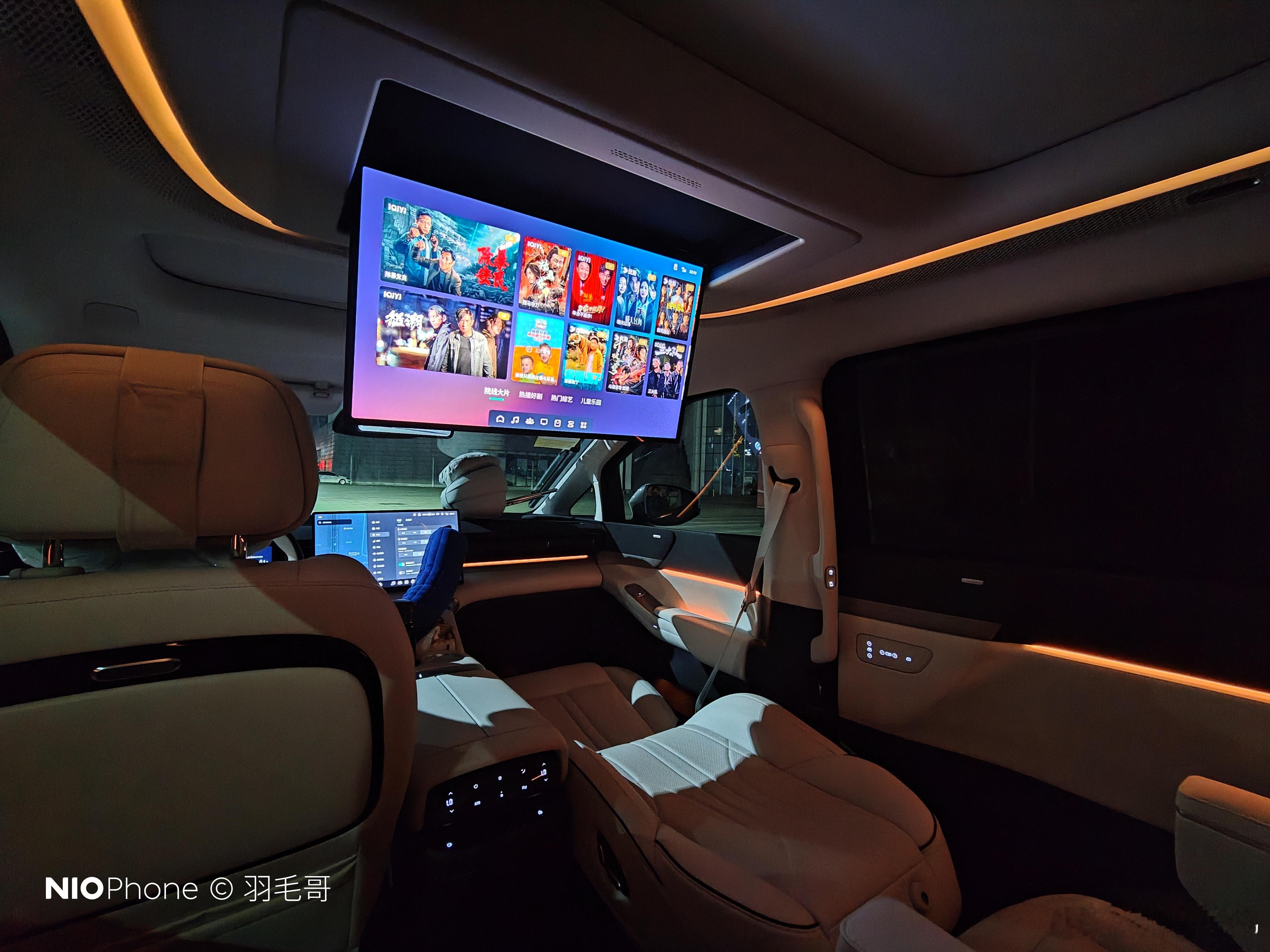 每款车都有自己的客情，不同的颜色呈现的向往感完全不同，这是我两年前拍摄自己的小鹏