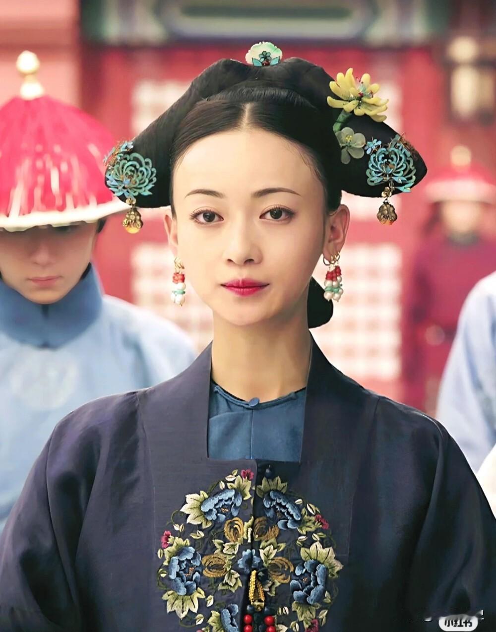 刚出月子 身下还垫着带血的草纸 敬事房太监就来催她去侍寝 ， 这是清朝令妃的真实