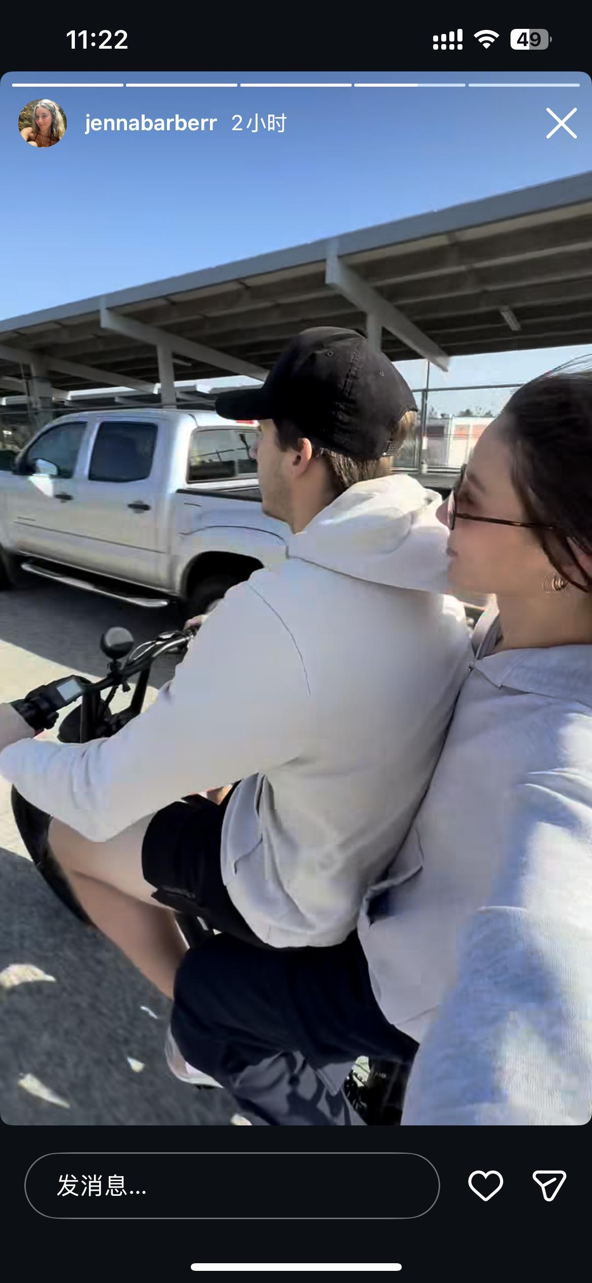 两小时前，里嫂更新ins晒出小里骑着卢卡送的车兜风里夫斯湖人国度