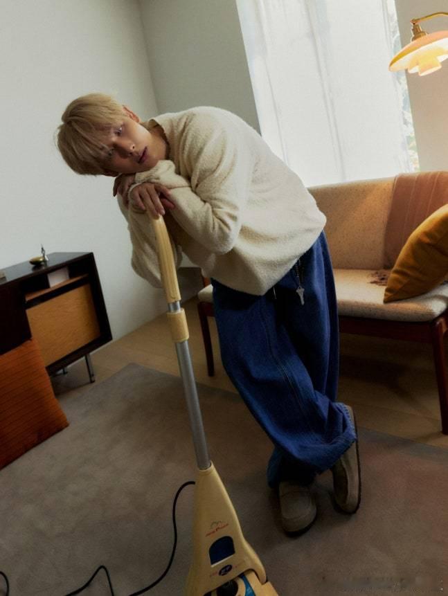 任时完 首张solo专辑《The Reason》将于12月5日发行，预告公开。 