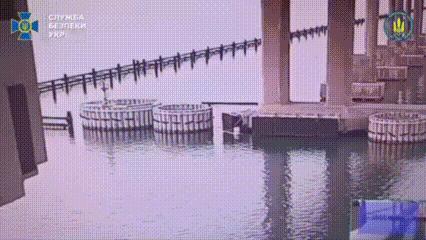 俄军忙晕了，1000公斤TNT，炸毁克里米亚桥基柱：乌克兰发起第二波攻击。

乌