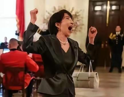 想靠卖军火翻身？北约反手给日本套上“狗链子”！


日本前脚刚通过内阁决议解禁杀