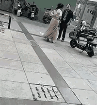 无语…
我就想说
这位姑娘你连自己都不爱自己
你居然还妄想别人来爱你吗？[泪奔]