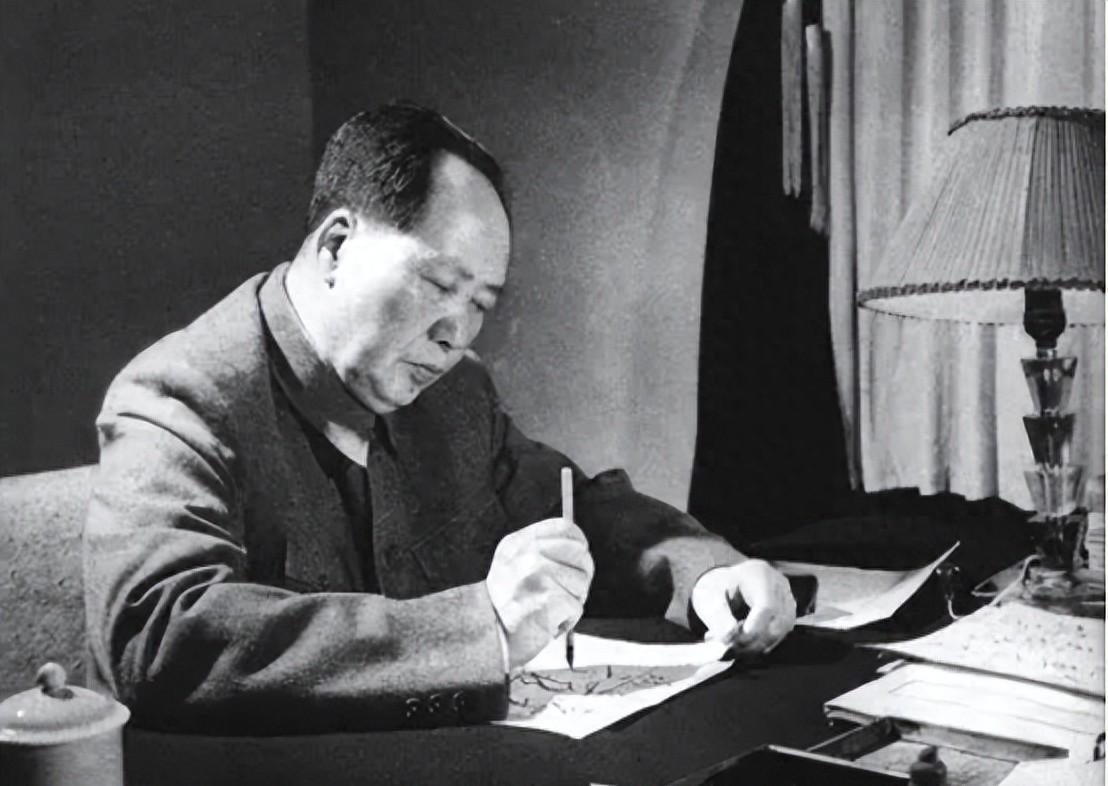 1952年发现蒋介石亲笔署名的荣哀状，上报后竟得毛主席亲自签发烈属证，这背后发生