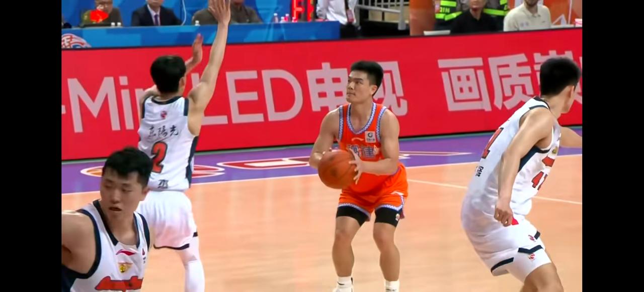 黎尹扬关健时间2个3分，福建男篮专打广东男篮！
4月24日这场广东男篮91：93