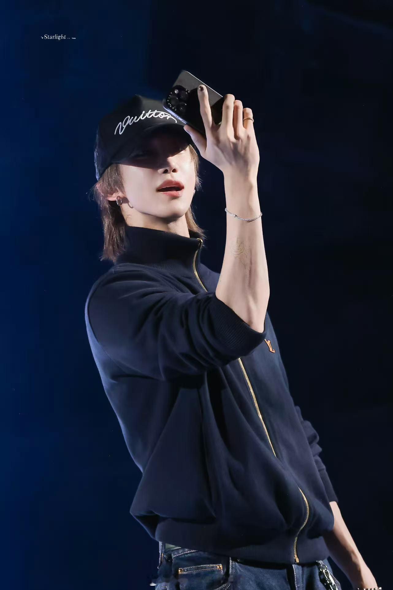 徐明浩我也不是完美的存在从视觉画面到音乐编曲处处藏巧思，徐明浩选择“不完美”的美