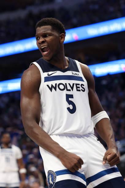 爱德华兹再次成为空砍群群主！
我已经忘记了，这个赛季华子多少次成为空砍群群主了？