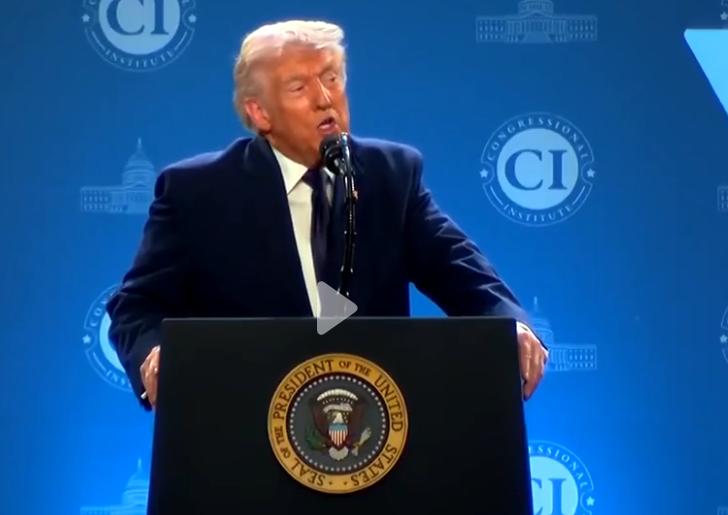 特朗普打破165年铁律，把名字印上美元！美国国运要被他“私有化”？
      