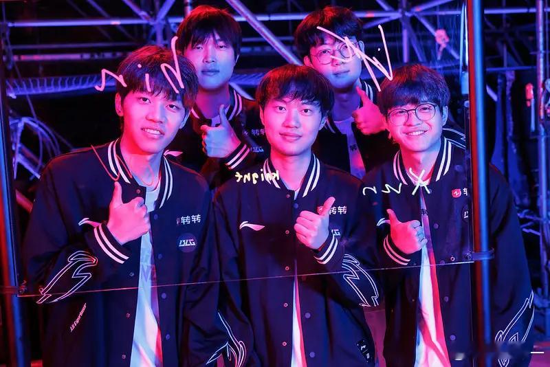 为什么老k的KDA这么漂亮，这把不就是答案了吗BLG研发五近战阵容AL对战BLG