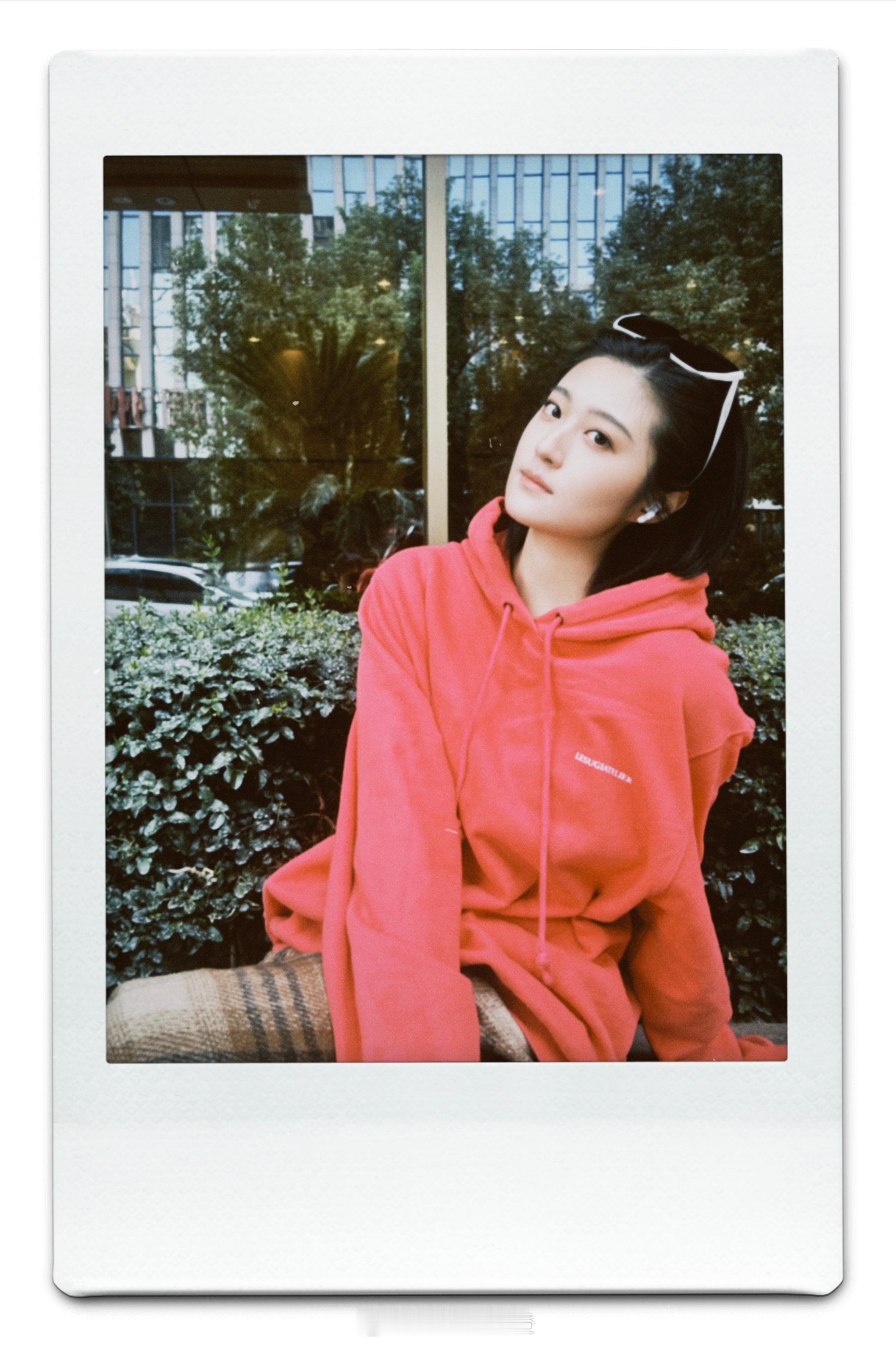 三张照片“她” 、我、“他” 