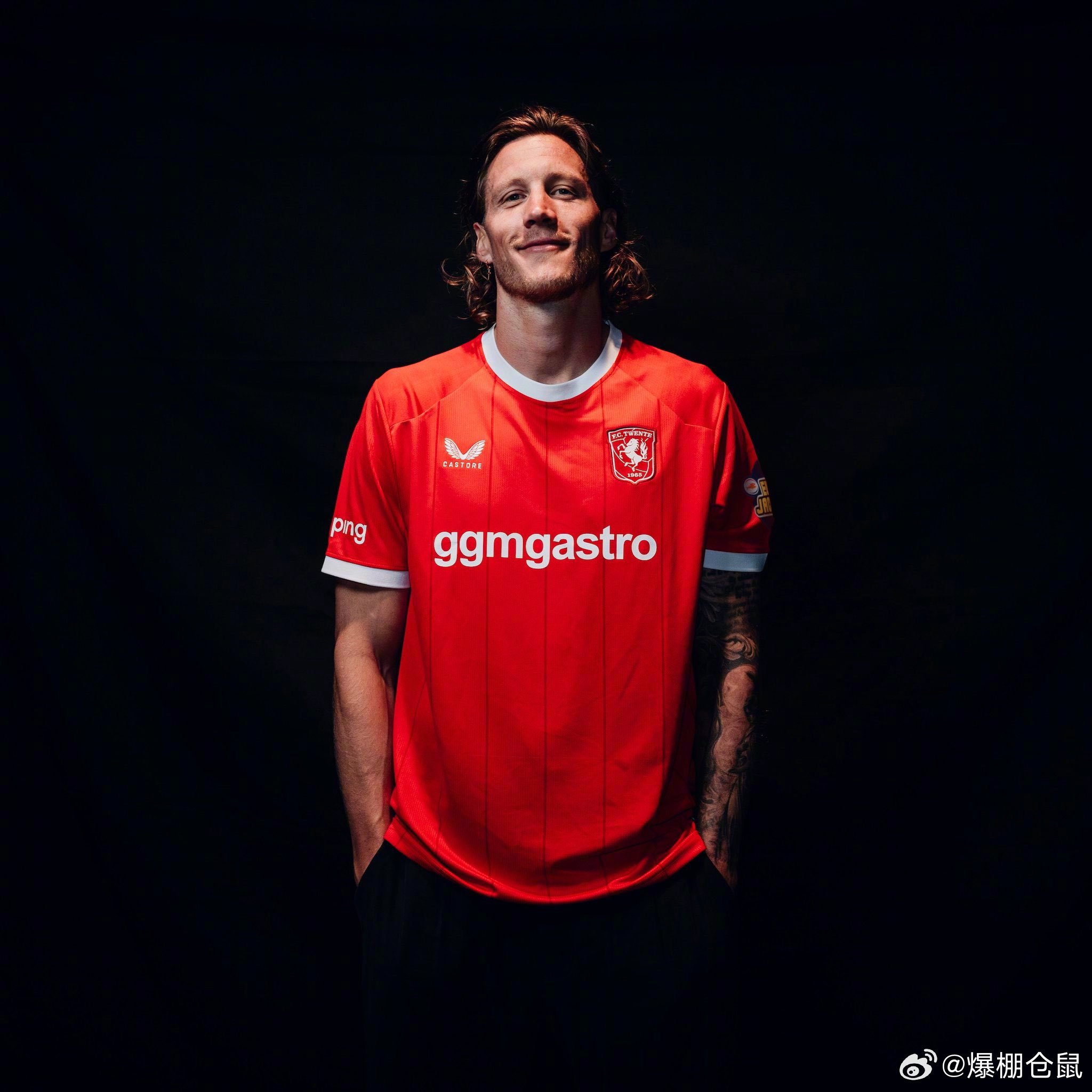 【华丽转型】前曼联和勒沃库森主教练滕哈格在今年2月成为特温特技术总监，从今年夏天