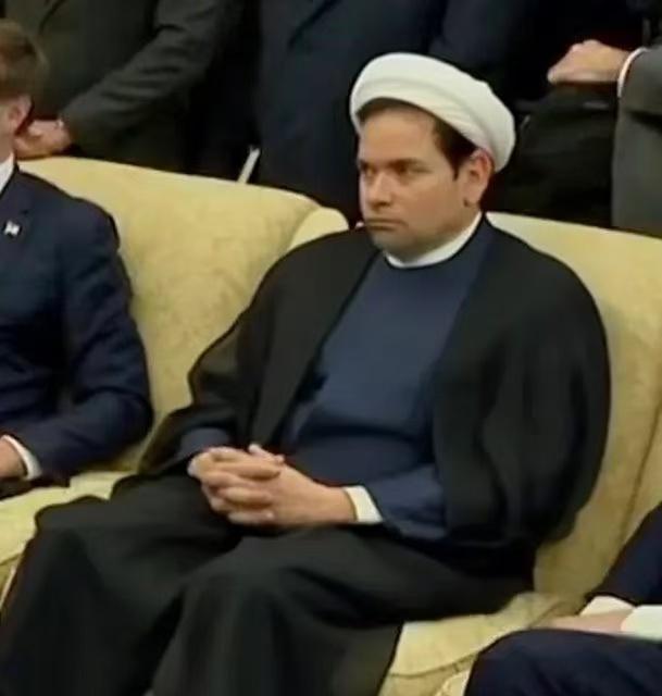 感觉应该还是针对伊朗。

上次轰炸伊朗前也是大规模的军事调动。

现在伊朗又是风