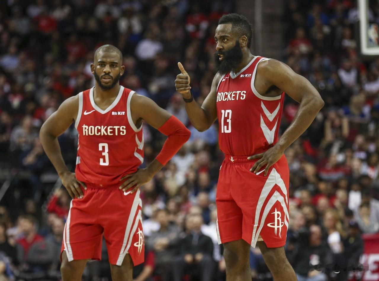 NBA 不只是球星在赛程上的博弈，不少球员凭借独特打法，强力倒逼联盟修改规则，直