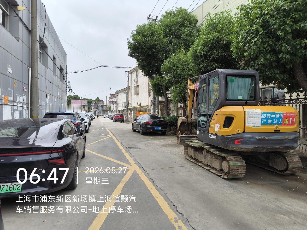 好好停车，方便自己也好让货车好走
每听到一次穷按喇叭的时候，就知道货车出不来了，