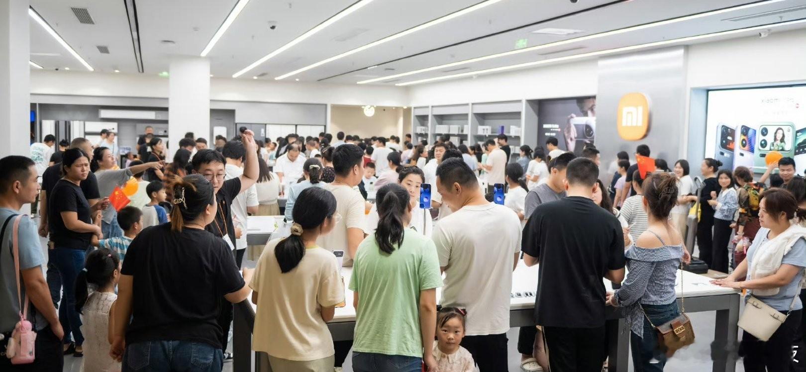还没买到小米17 Pro系列的用户别着急，卢总据悉已经去催供应链了，而且供应链团